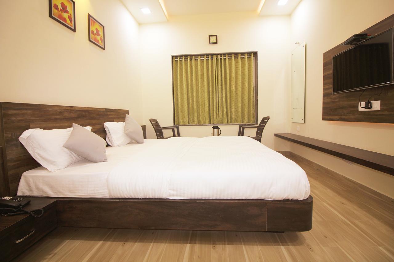 Hotel Vraj Inn Dwārka Buitenkant foto