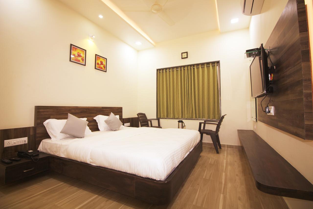 Hotel Vraj Inn Dwārka Buitenkant foto